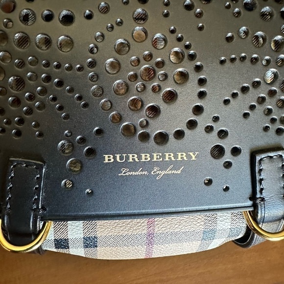 BURBERRY: MINI FLAP BAG (AUTHENTIC) - Picture 5 of 15